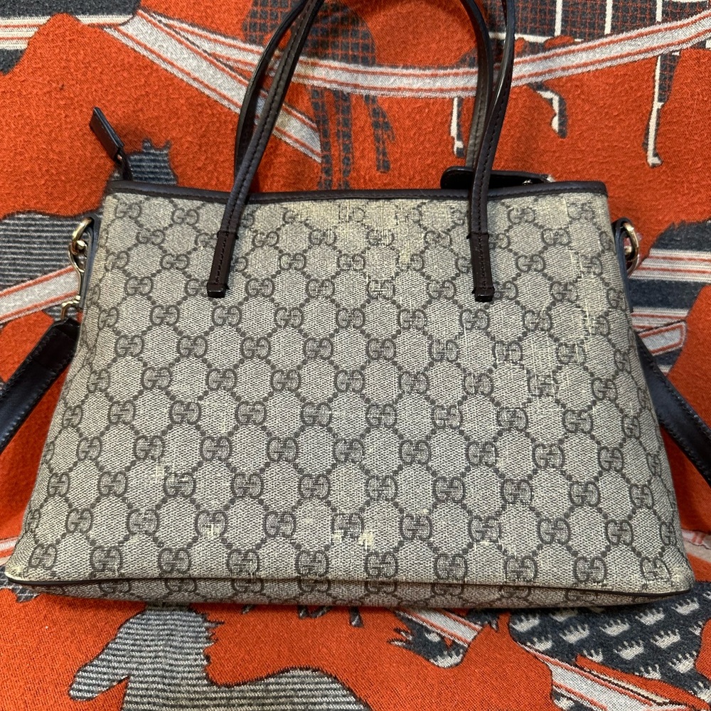 Gucci Gray and Black Monogram Tote - Picture 4 of 16